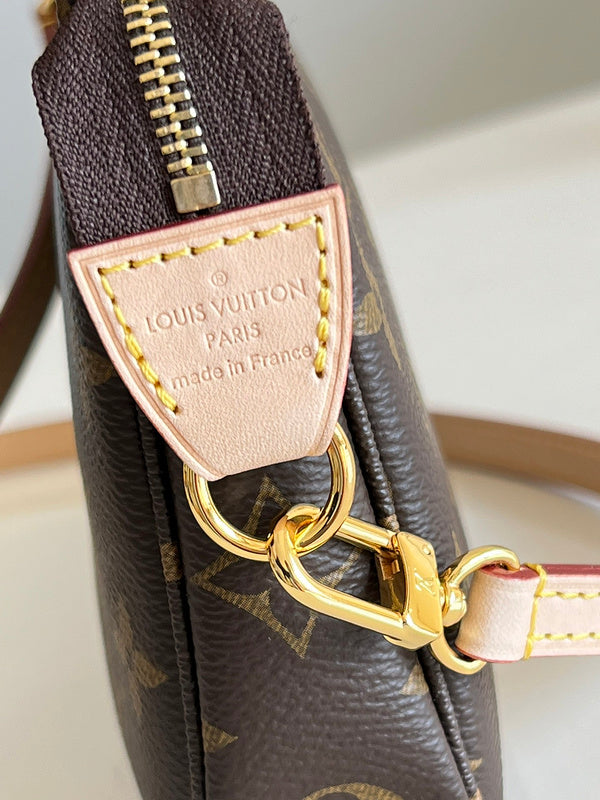 Alice Bags- Louis Vuittons  - 16545