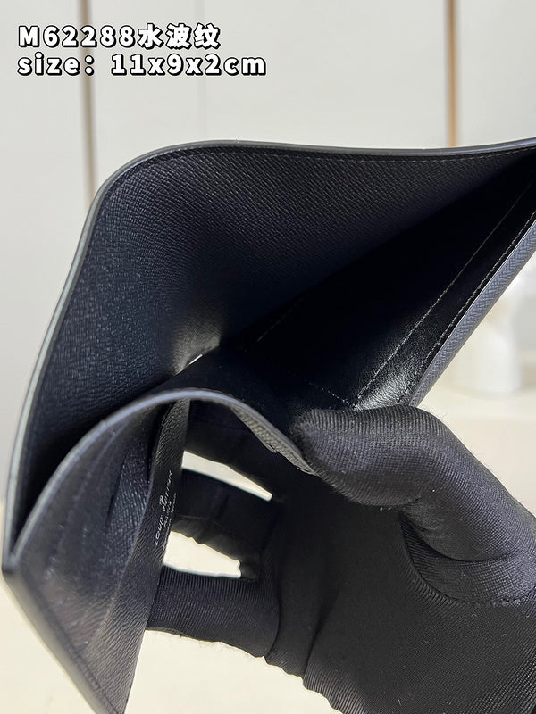 Alice  Bags- Louis Vuittons  - 16085