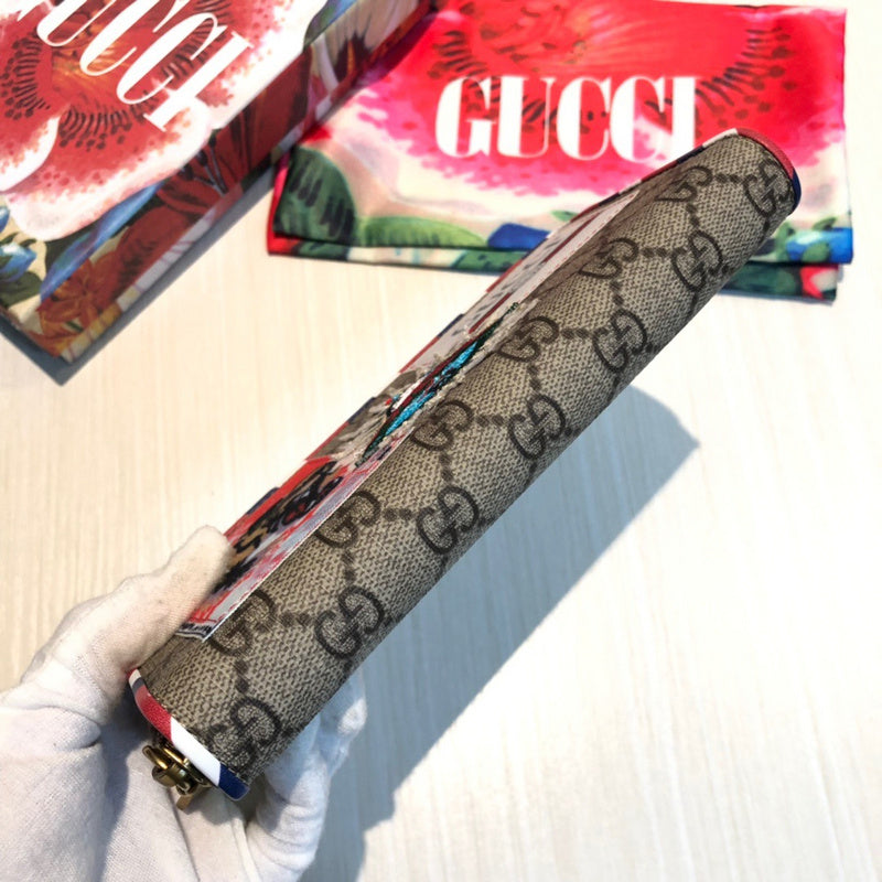 Gucci   Luxury Bags  890