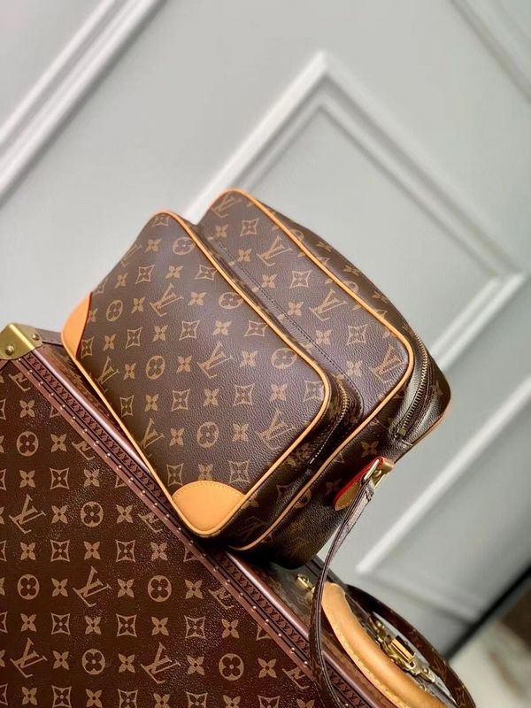 Alice Bags- Louis Vuittons  - 15965
