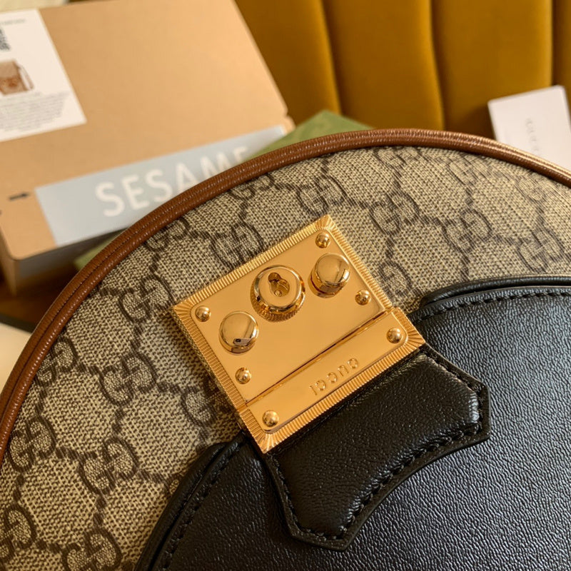 Gucci   Luxury Bags  1027