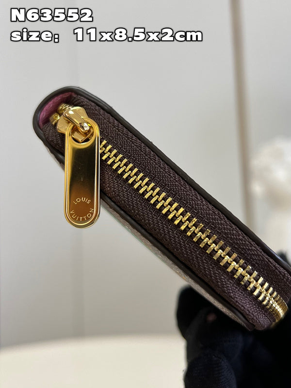 Alice Bags- Louis Vuittons  - 16038