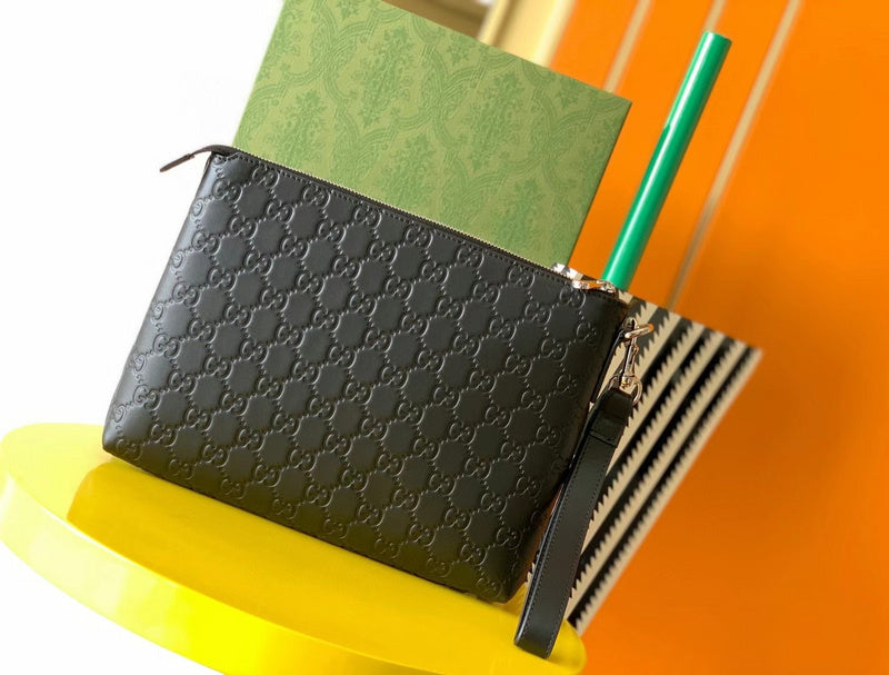 Gucci   Luxury Bags  1152