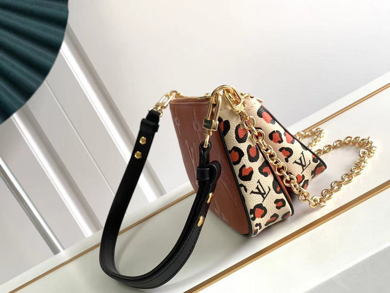 Alice Bags- Louis Vuittons  - 16449