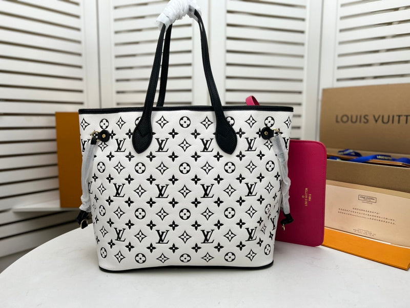 Alice Bags- Louis Vuittons  - 16575