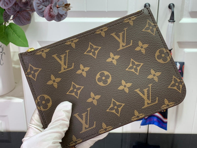 Alice Bags- Louis Vuittons  - 16372