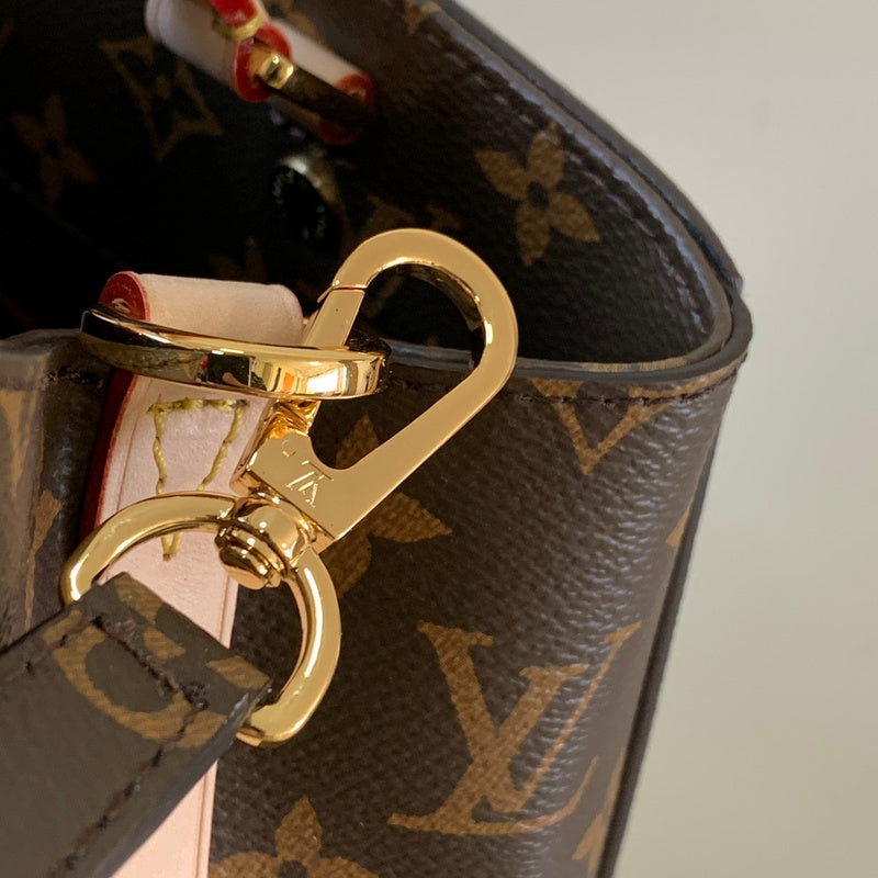 Alice Bags- Louis Vuittons  - 16300