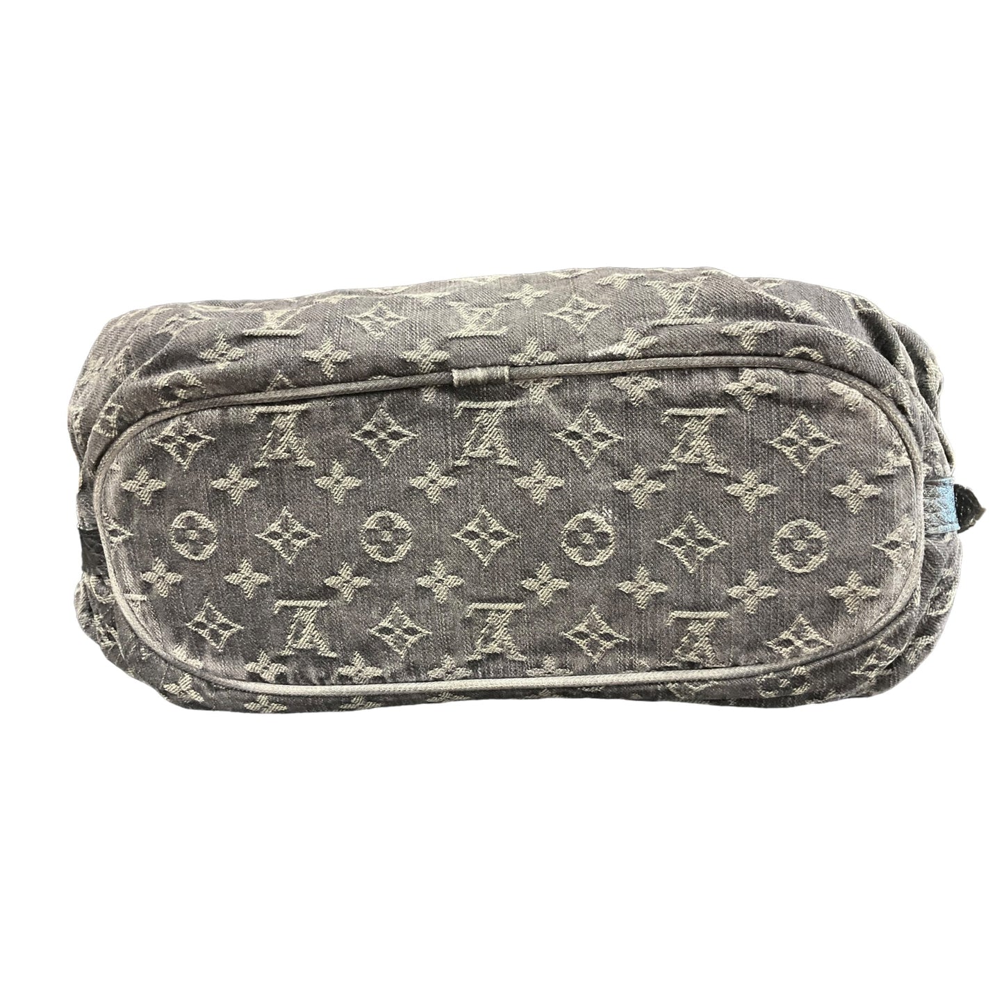 HandBag Luxury Designer By Louis Vuitton  Size: Large