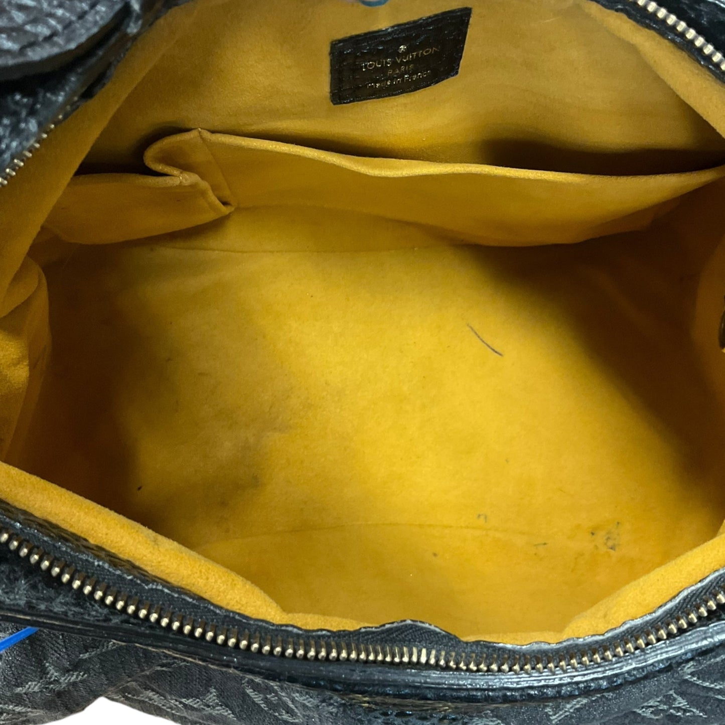HandBag Luxury Designer By Louis Vuitton  Size: Large