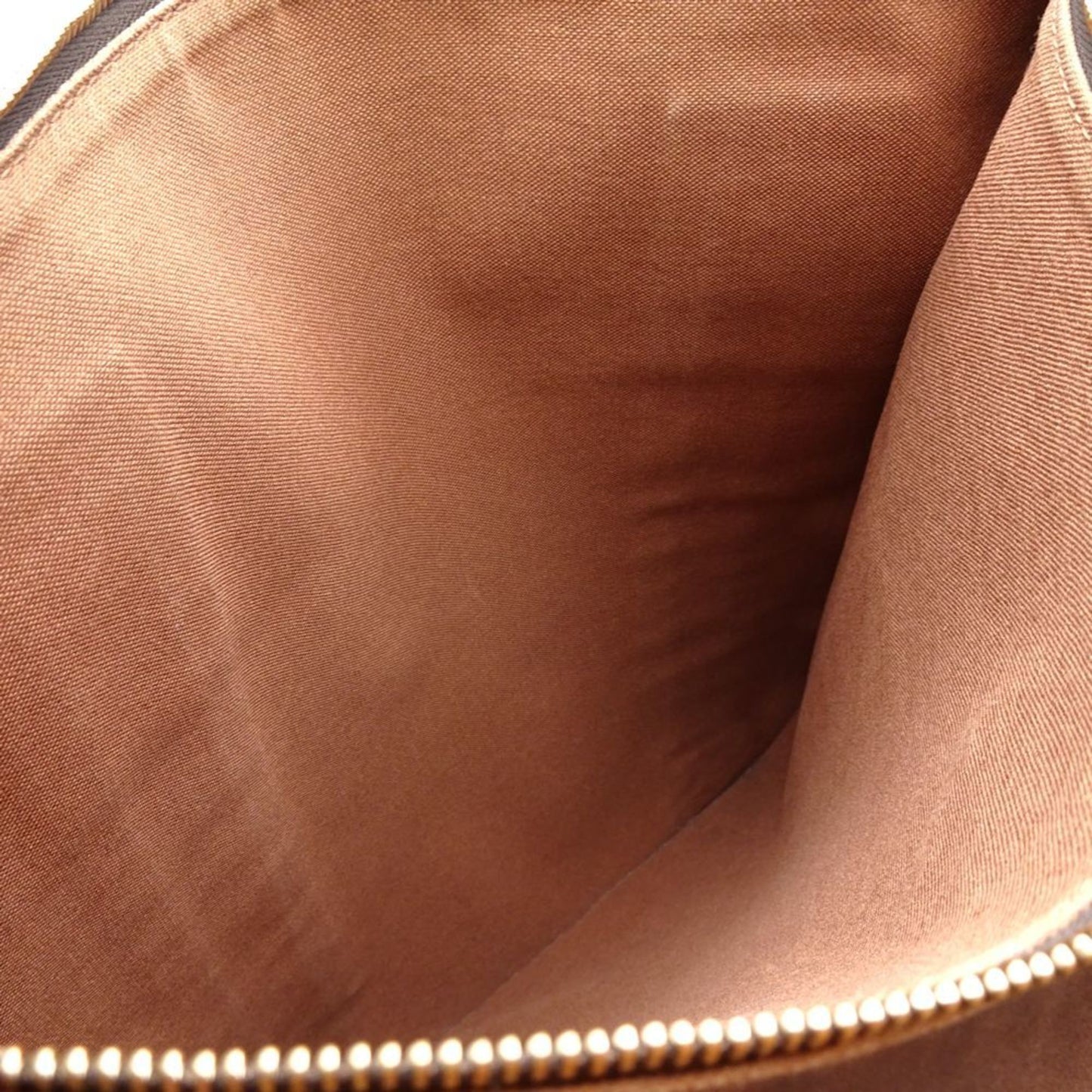 LOUIS VUITTON Beaubourg Tote