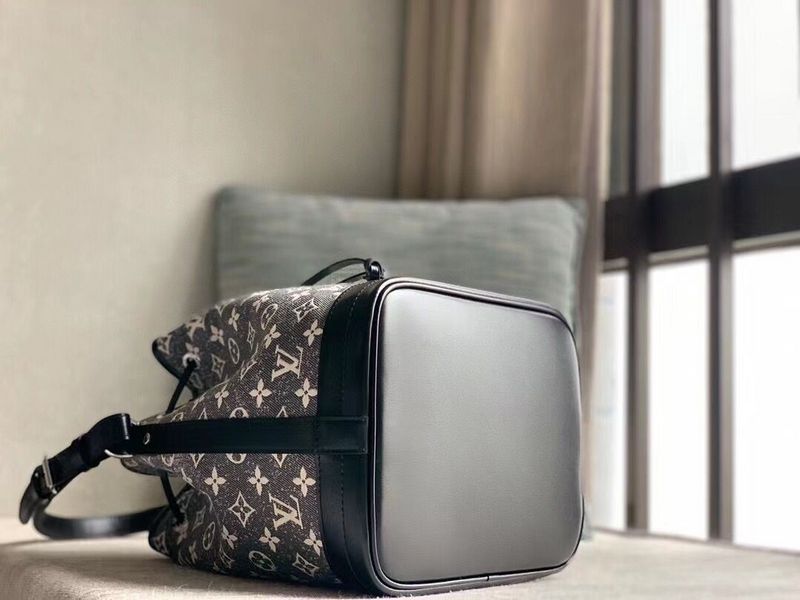 Alice Bags- Louis Vuittons  - 16023