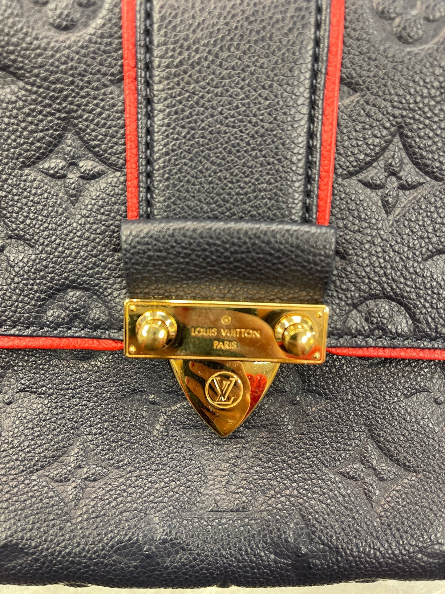 Crossbody Designer By Louis Vuitton  Size: Small