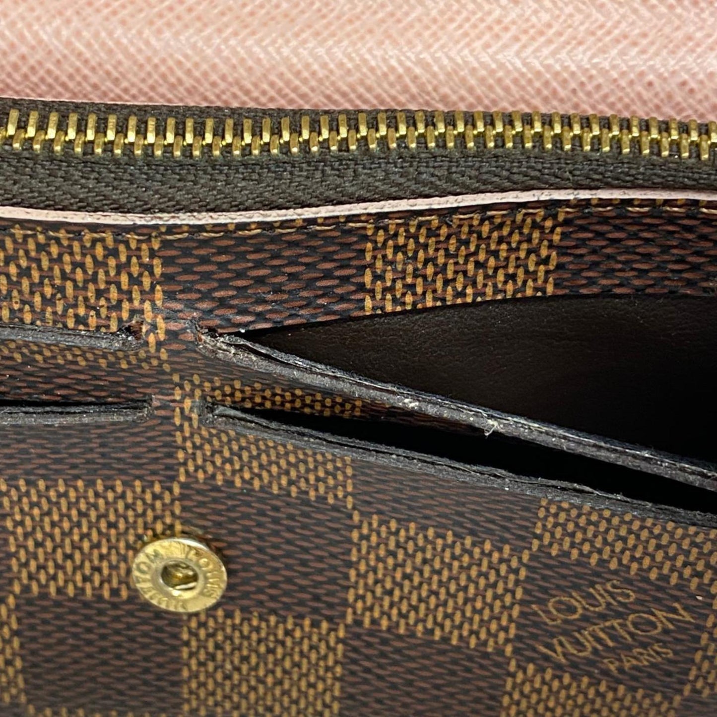 LOUIS VUITTON Caissa Wallet