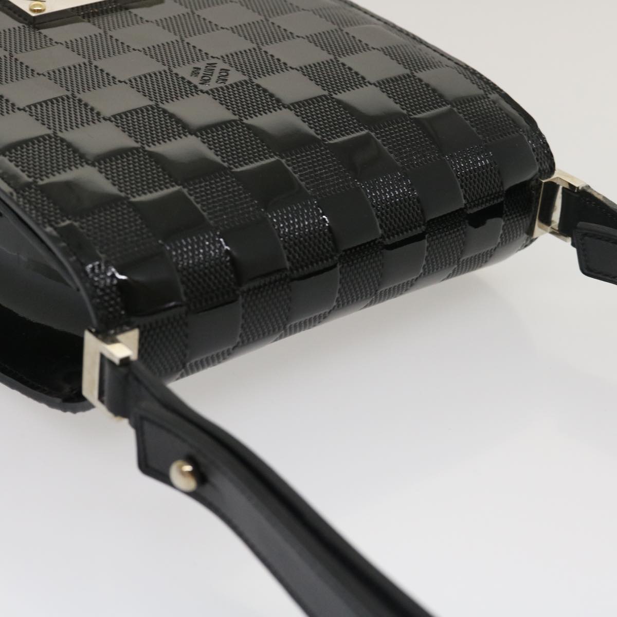 Louis Vuitton COUVERTURE AGENDA FONCTIONNEL PM Shoulder Bag