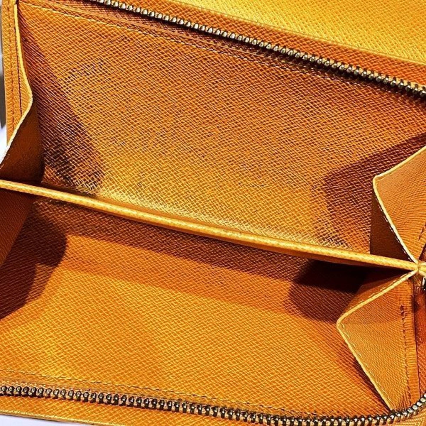 Louis Vuitton  Epi Leather Wallet (Bi-Fold)