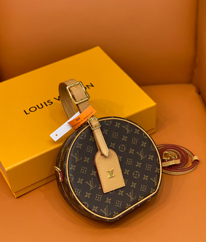 Alice Bags- Louis Vuittons  - 16135