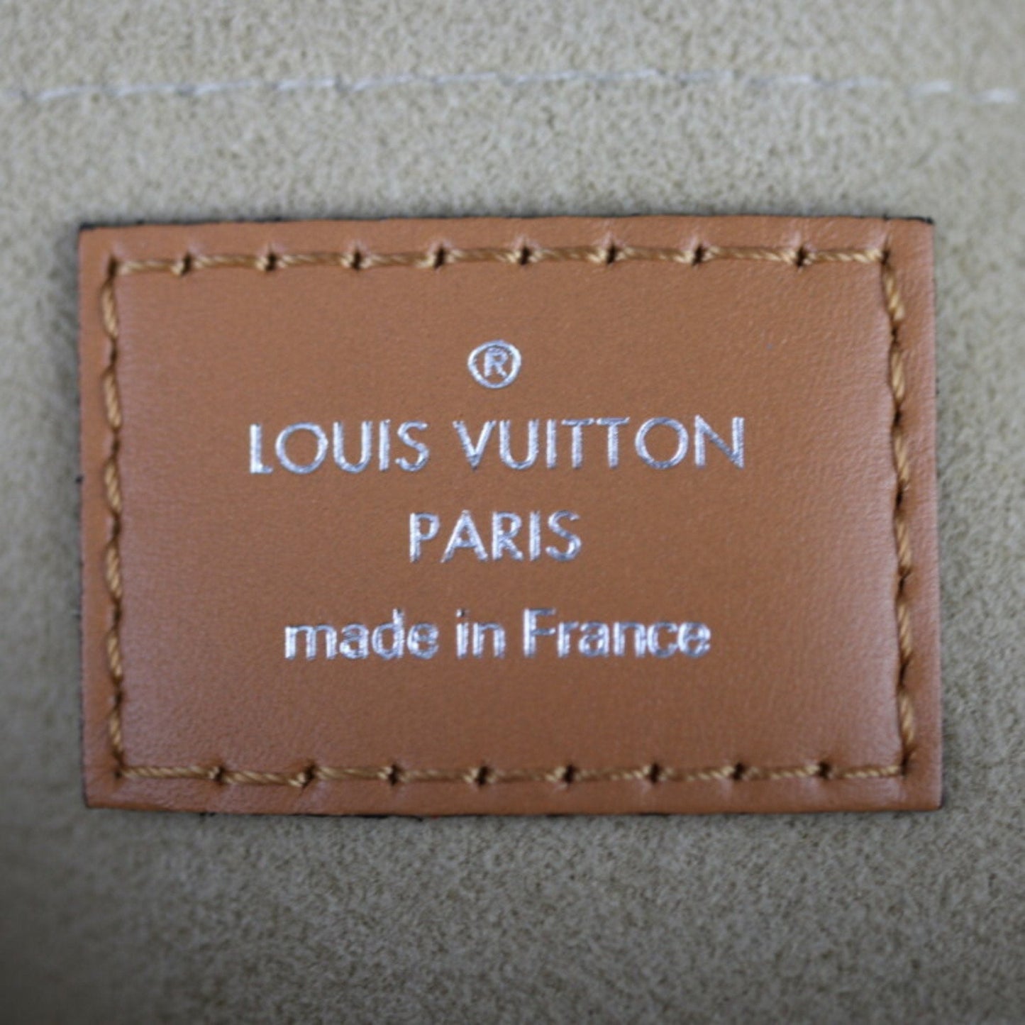 LOUIS VUITTON Duffle Handbag