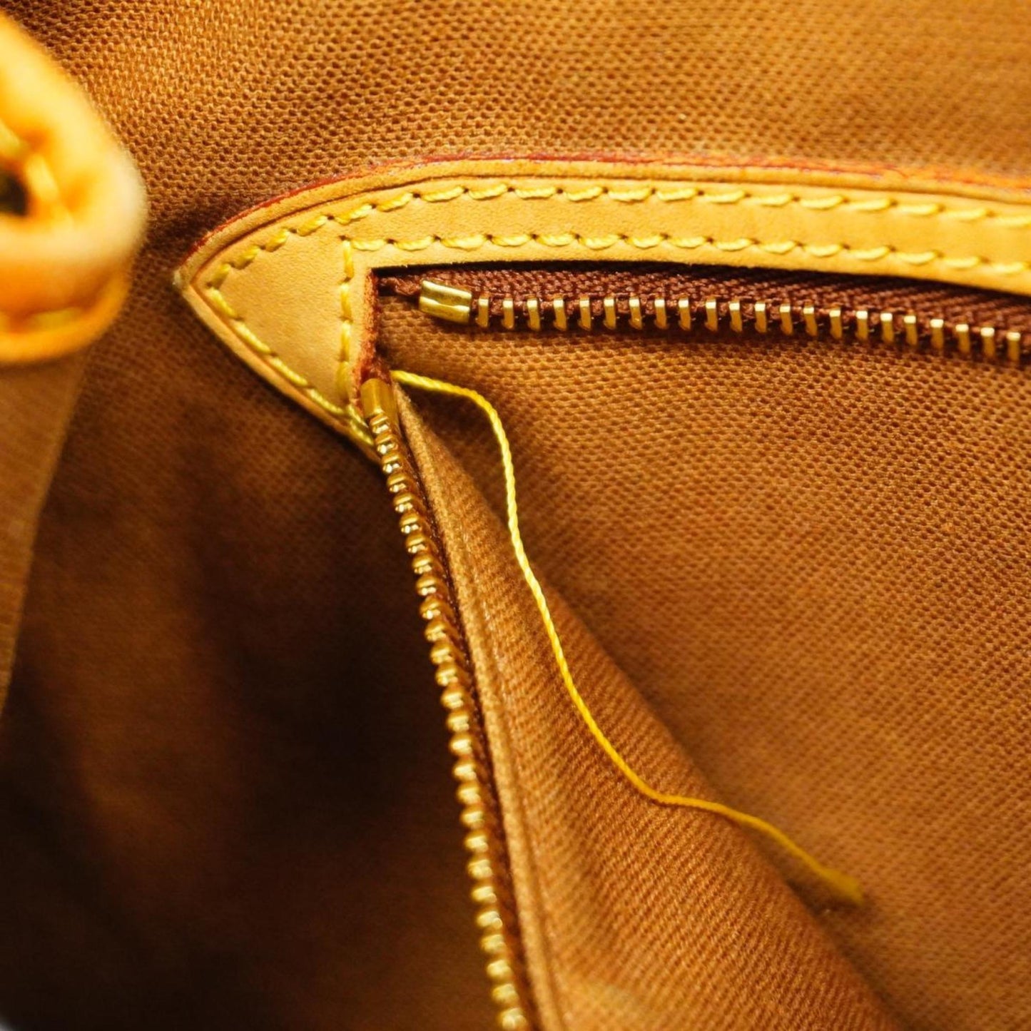 LOUIS VUITTON Batignolles Tote