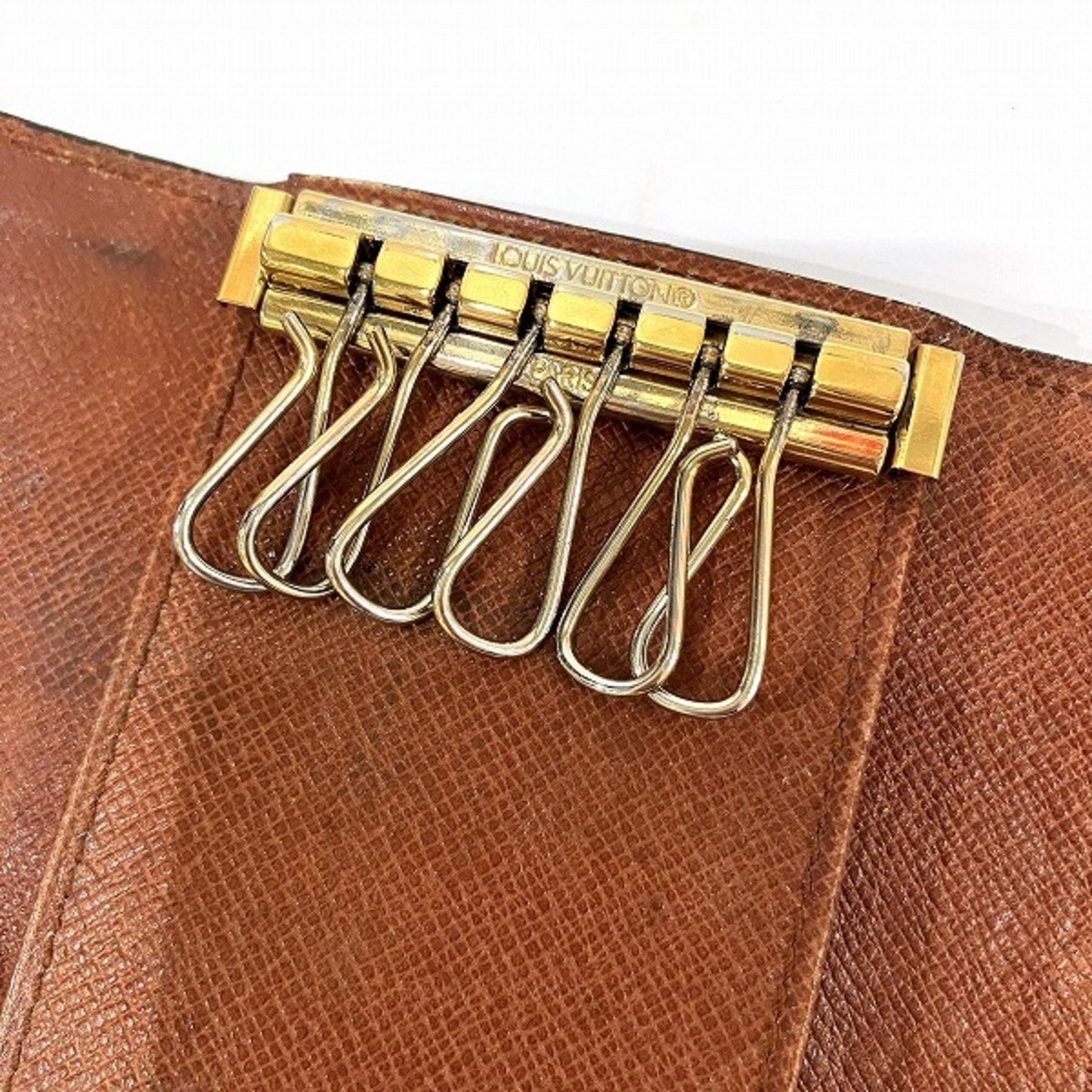 LOUIS VUITTON 6 key holder Wallet