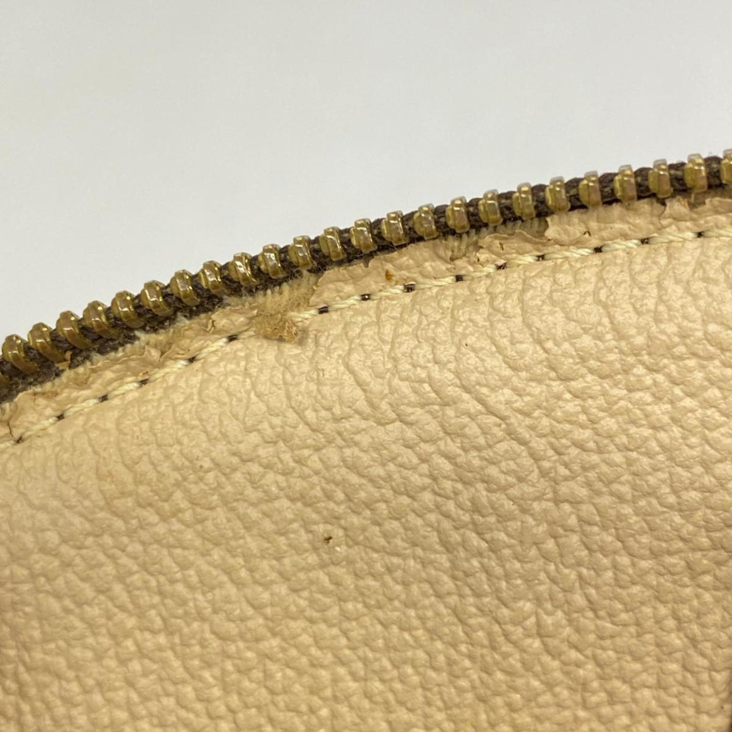 LOUIS VUITTON Demi ronde Clutch Bag