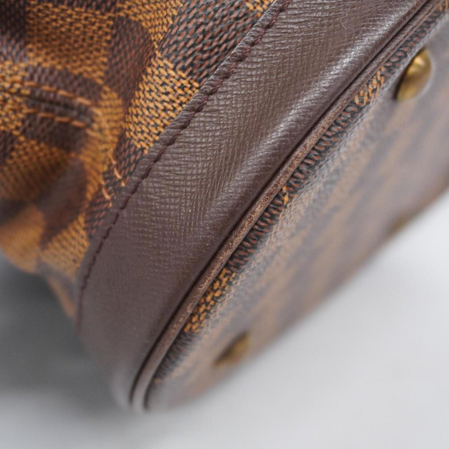 LOUIS VUITTON Bucket Tote