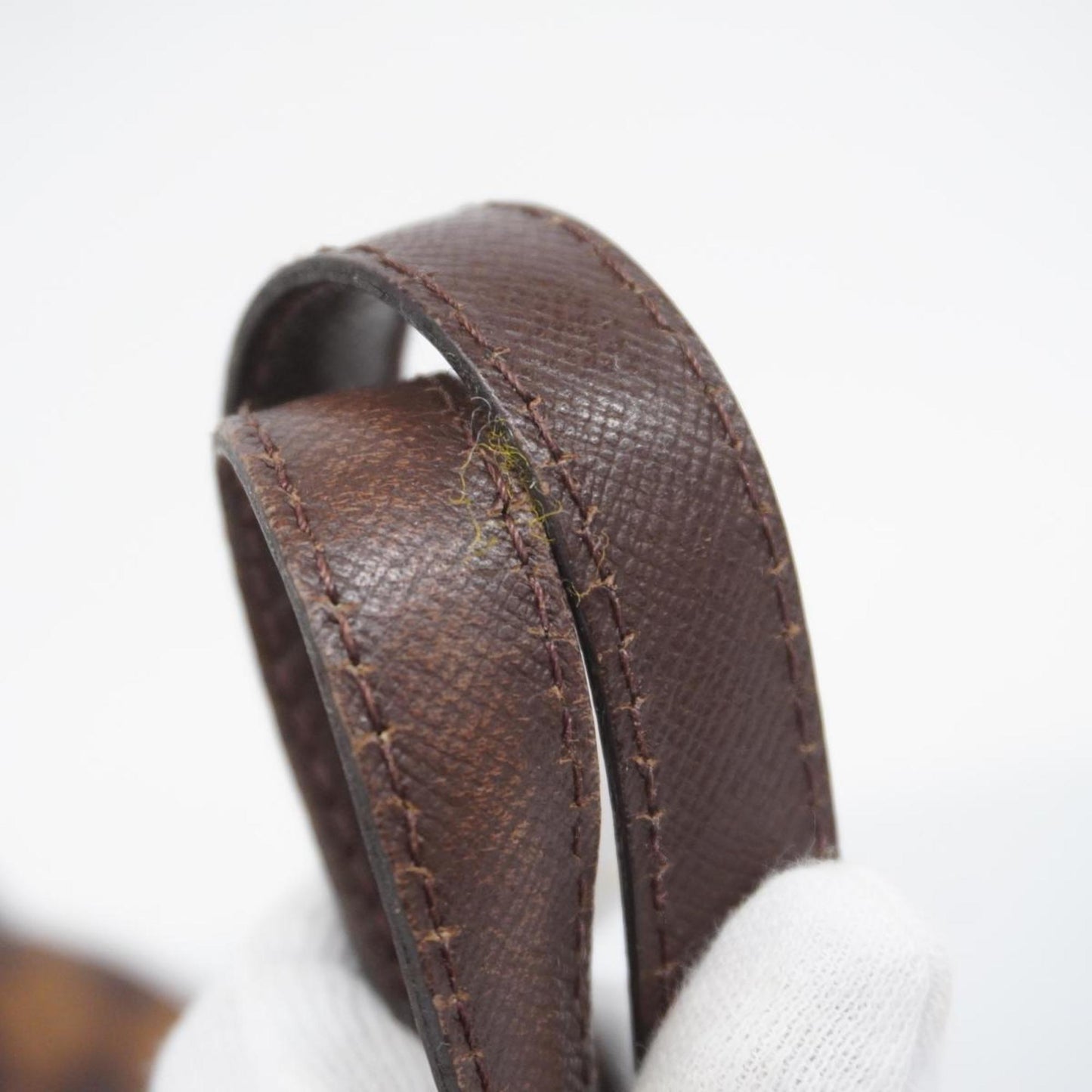 LOUIS VUITTON Bucket Tote