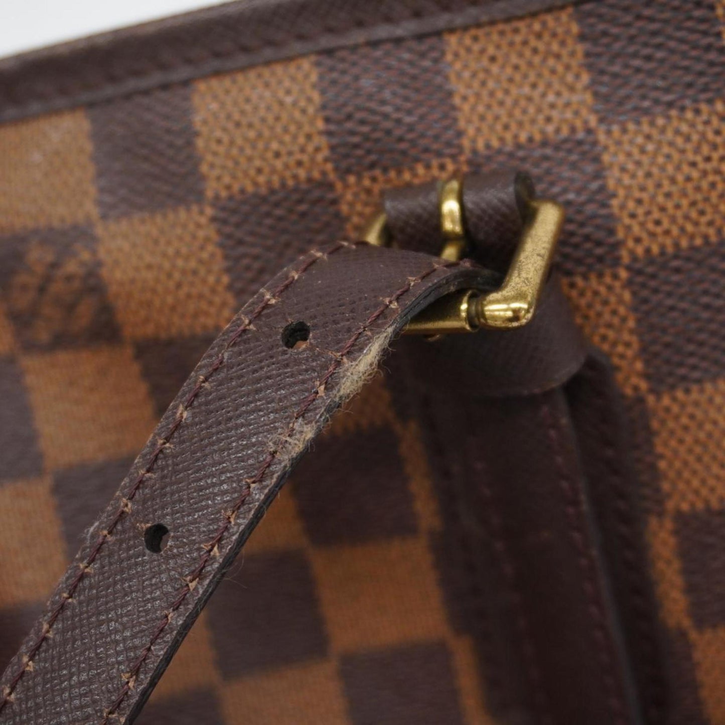 LOUIS VUITTON Bucket Tote