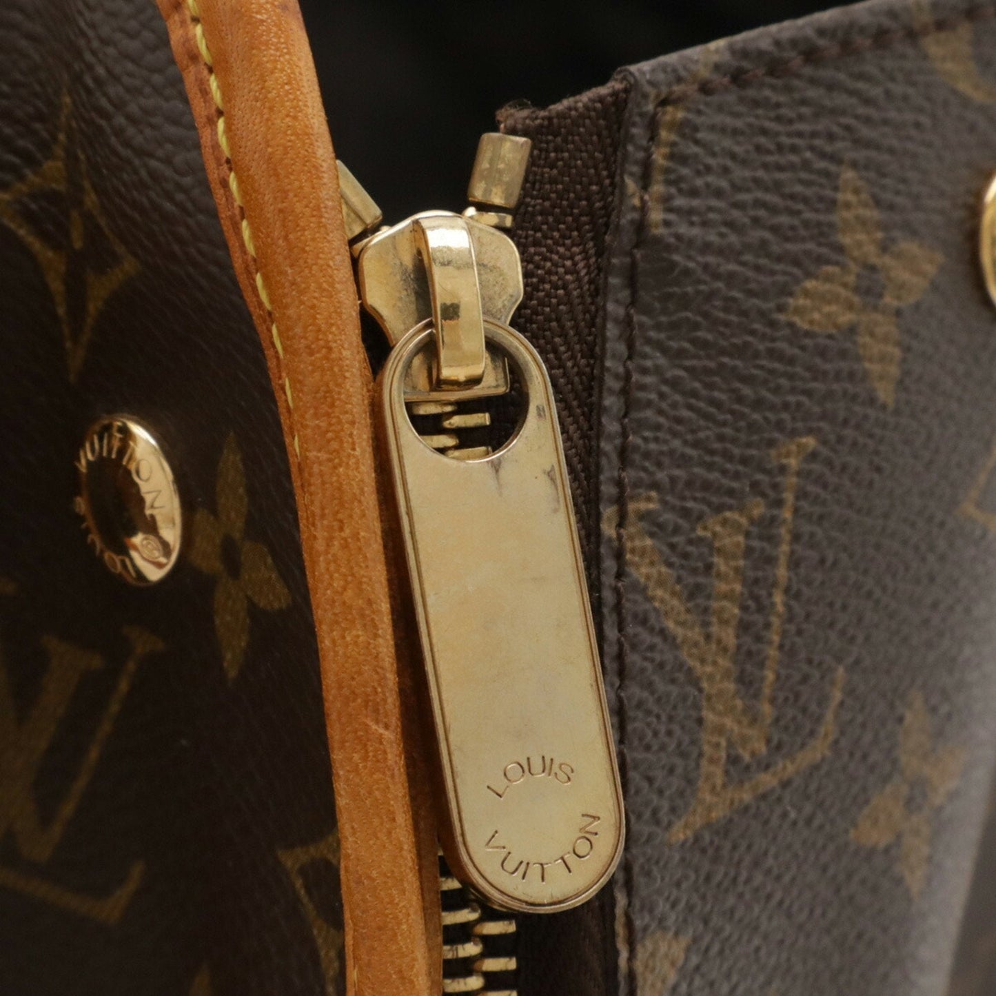 LOUIS VUITTON Baxter Tote