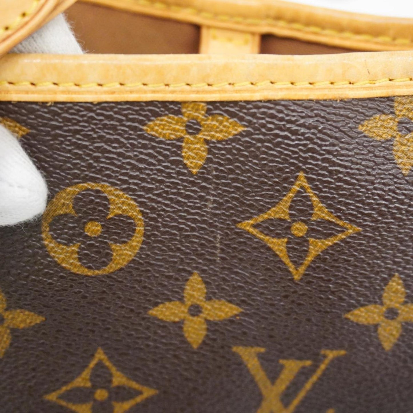 LOUIS VUITTON Batignolles Horizontal Tote
