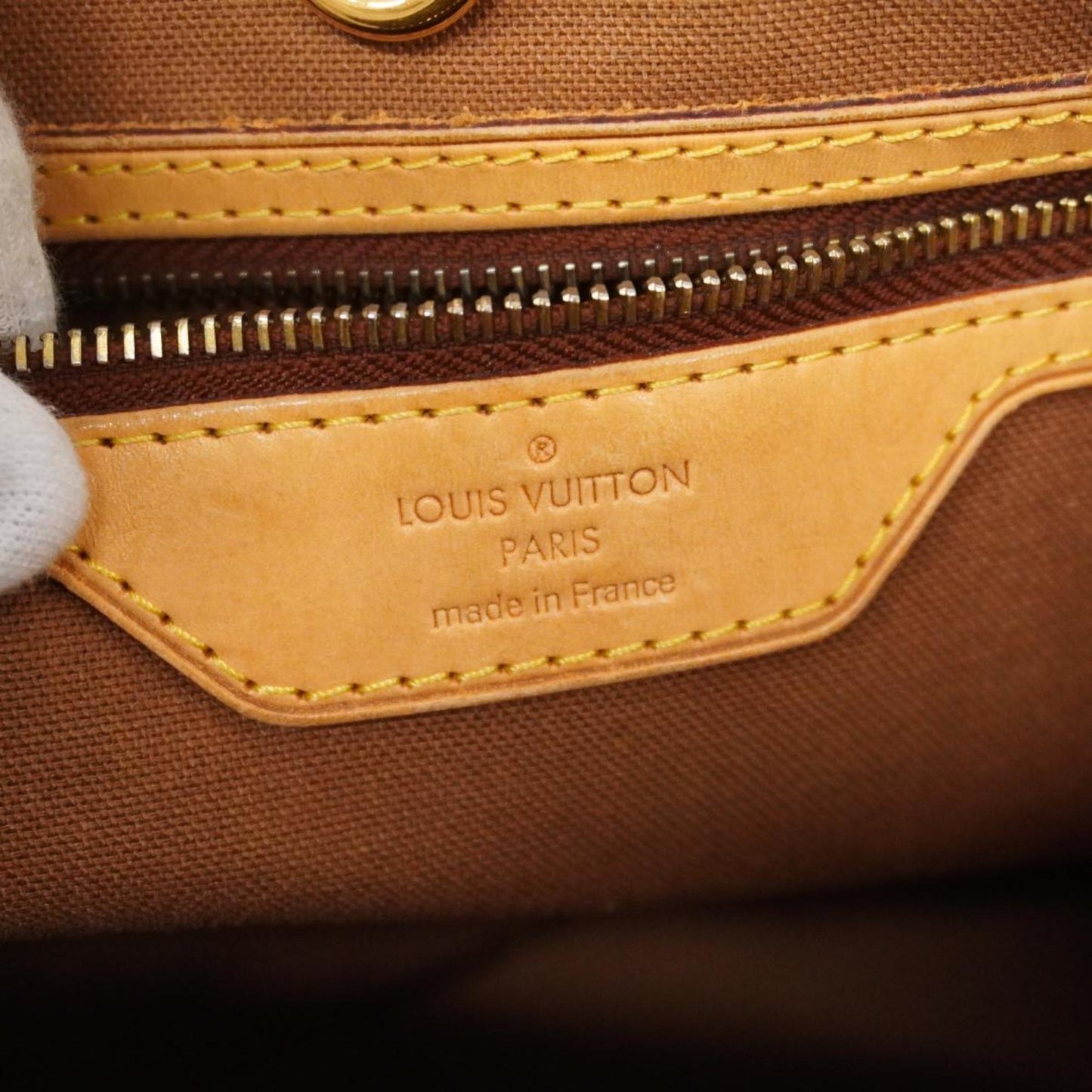 LOUIS VUITTON Batignolles Horizontal Tote