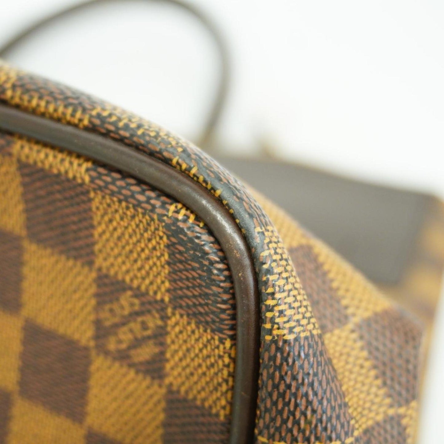 LOUIS VUITTON Greenwich Travel