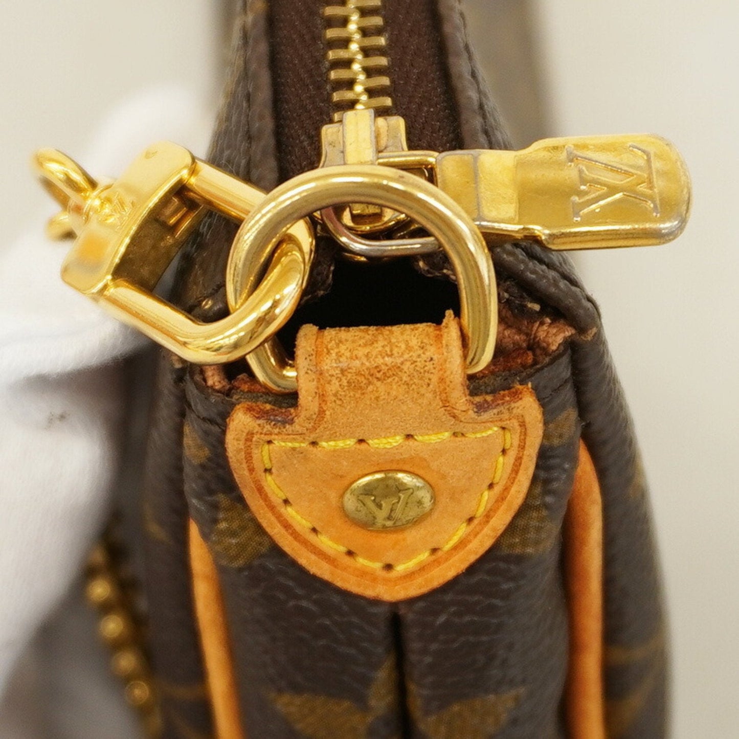 LOUIS VUITTON Eva Clutch Bag