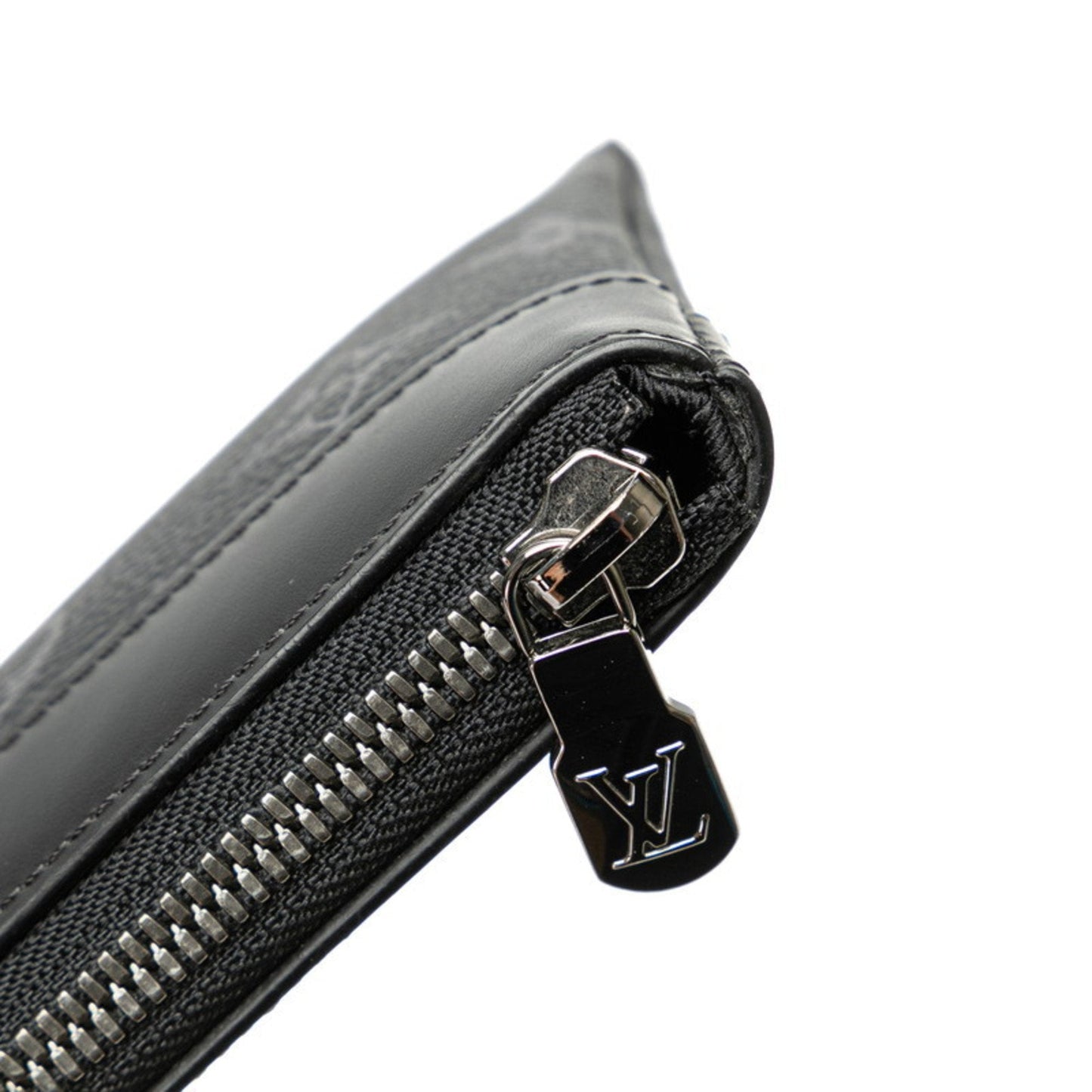 LOUIS VUITTON Discovery Clutch Bag