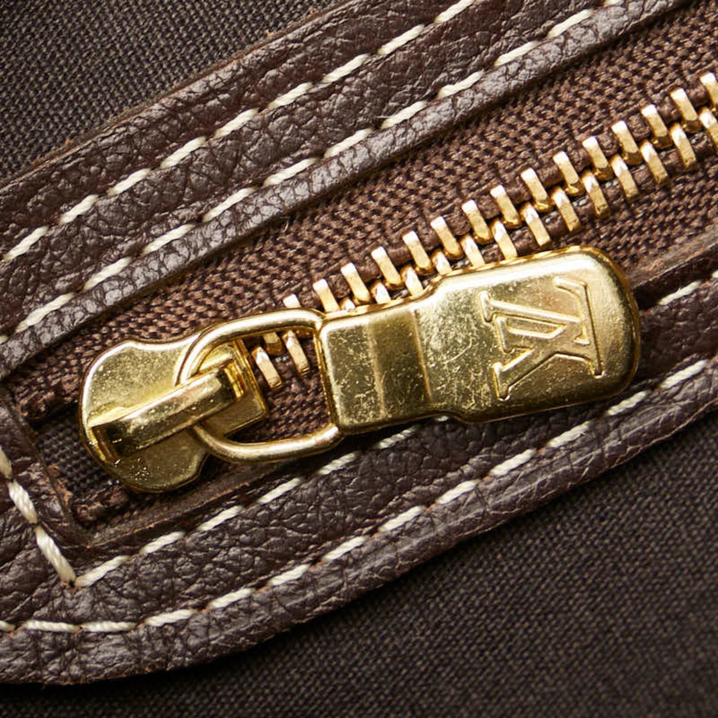 LOUIS VUITTON Bucket Tote