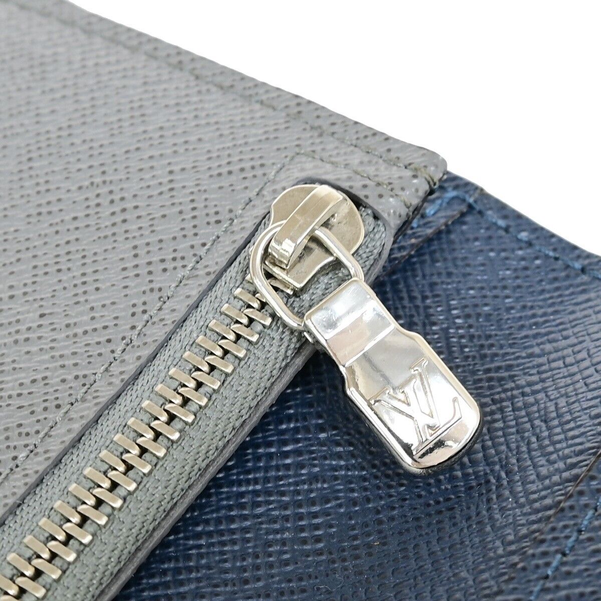LOUIS VUITTON Brazza Wallet