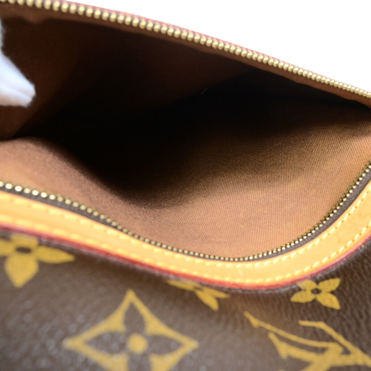 LOUIS VUITTON Bosphore Briefcases & Attaches
