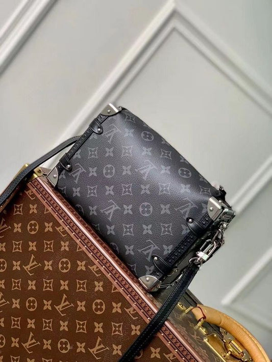 Alice Bags- Louis Vuittons  - 15968