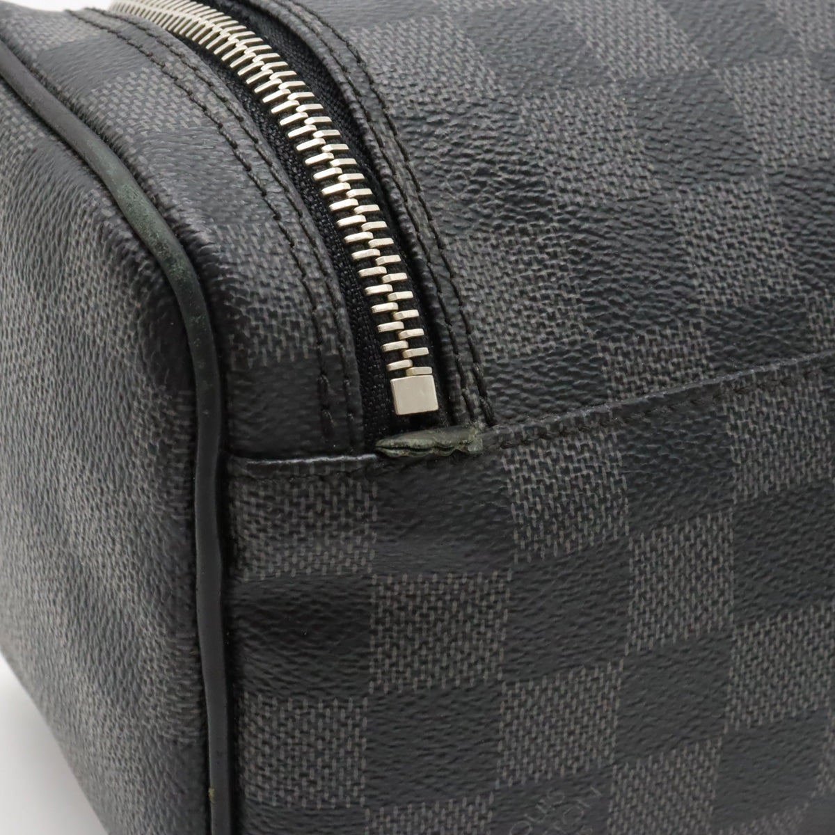 Louis Vuitton Damier Graphite Toiletry Bag N47625