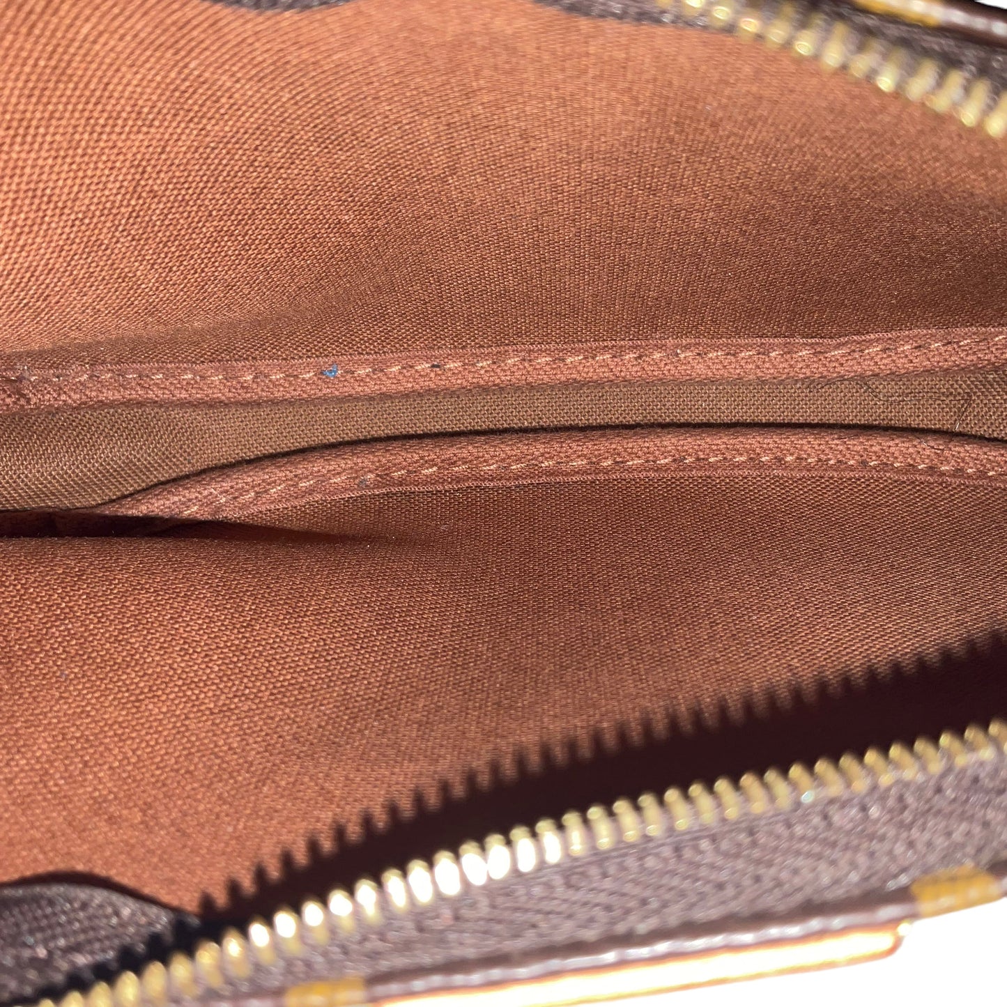 Handbag Luxury Designer By Louis Vuitton  Size: Medium