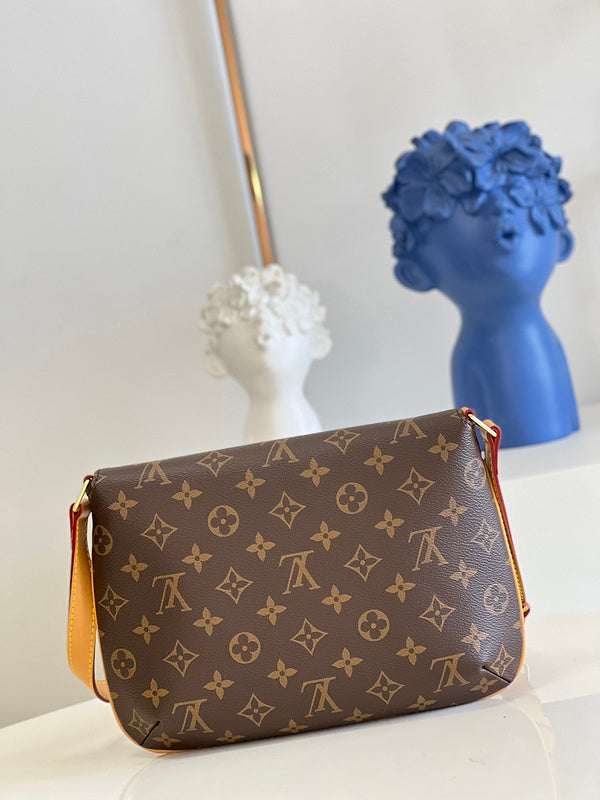 Alice Bags- Louis Vuittons  - 16413