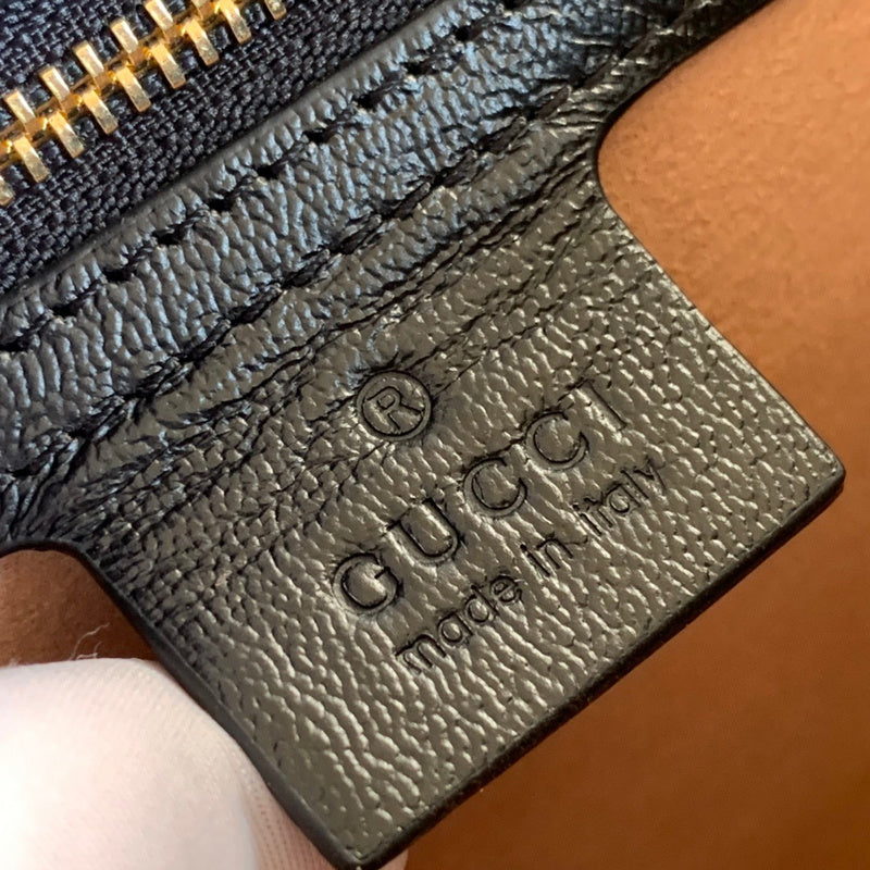 Gucci   Luxury Bags  1027