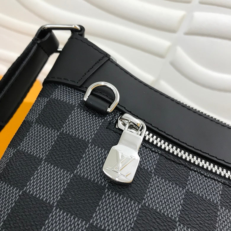 Alice Bags- Louis Vuittons  - 16285
