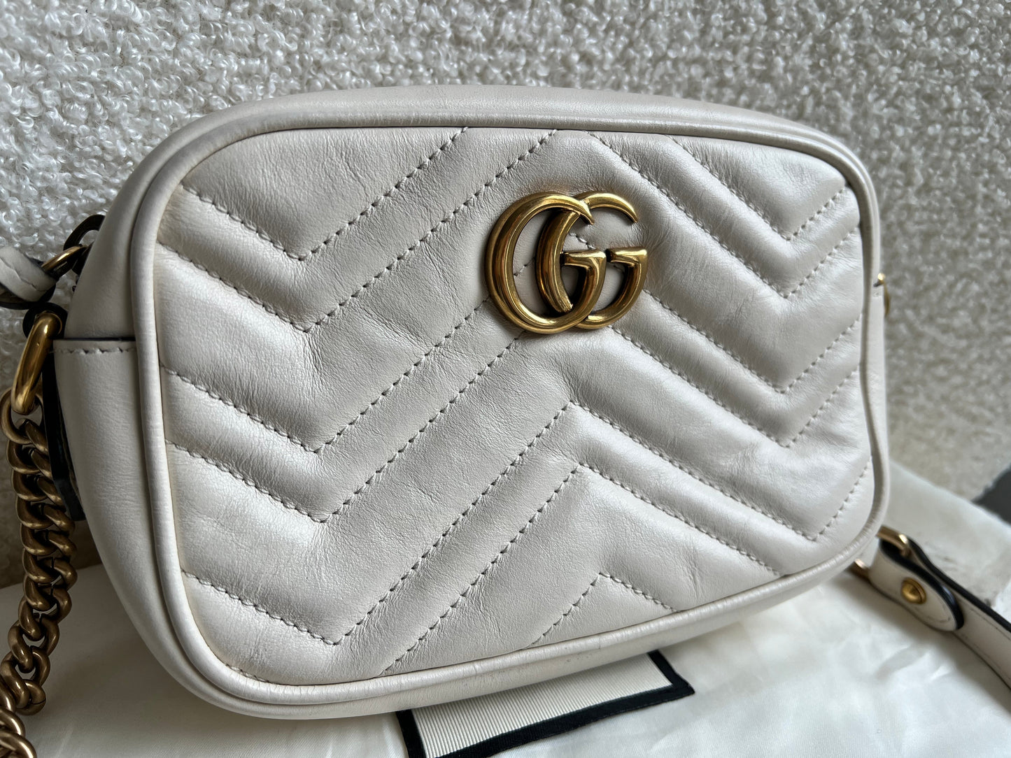 Gucci GG White Marmont Mini Shoulder Bag (RRP £1,160)
