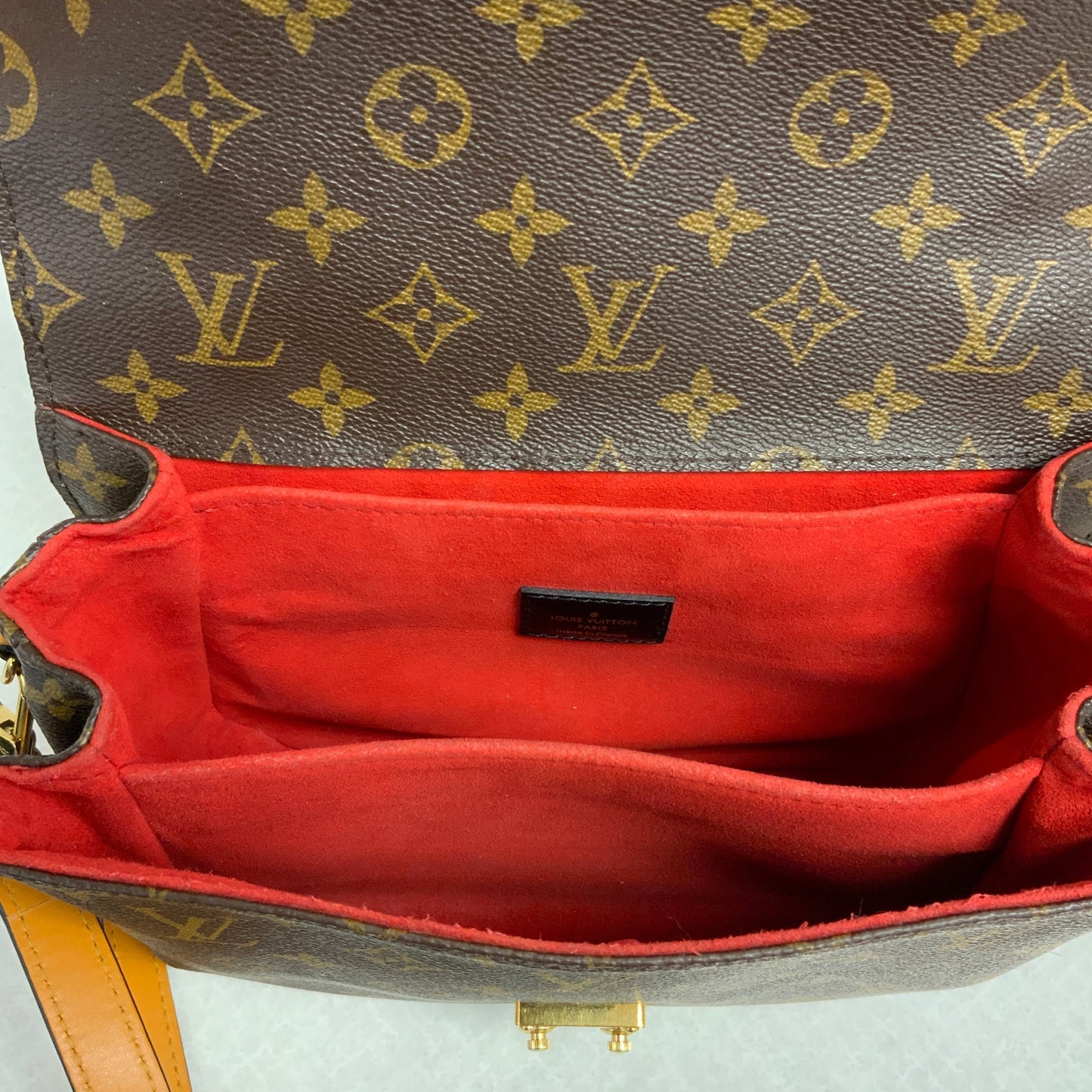 HandBag Luxury Designer Louis Vuitton, Size Medium