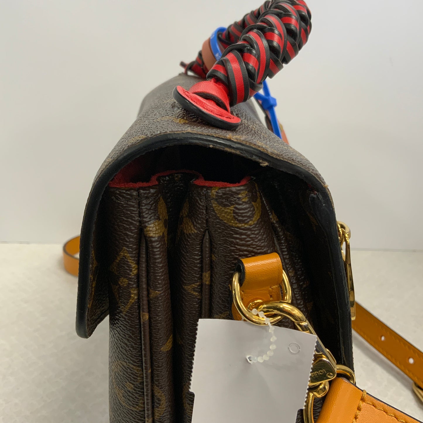 HandBag Luxury Designer Louis Vuitton, Size Medium