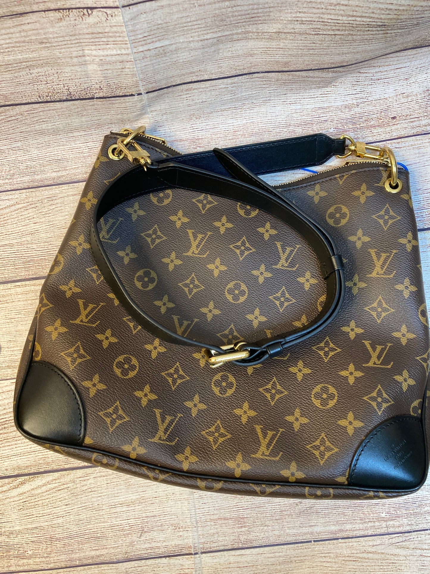Handbag Luxury Designer By Louis Vuitton  Size: Large