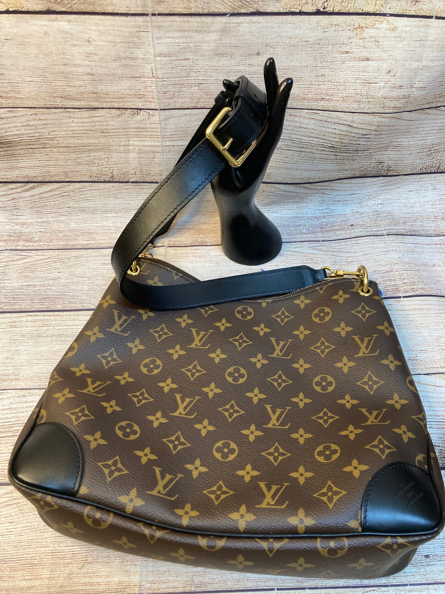 Handbag Luxury Designer By Louis Vuitton  Size: Large