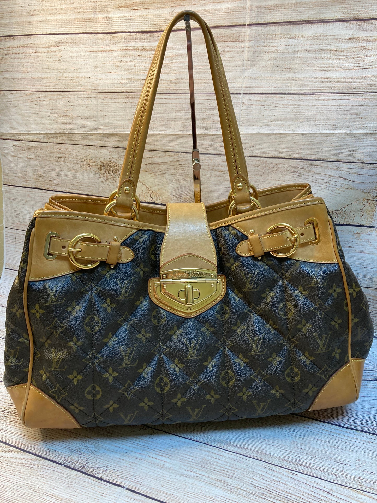 Handbag Luxury Designer By Louis Vuitton  Size: Large
