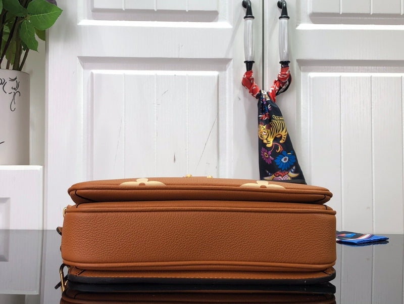 Alice Bags- Louis Vuittons  - 16507