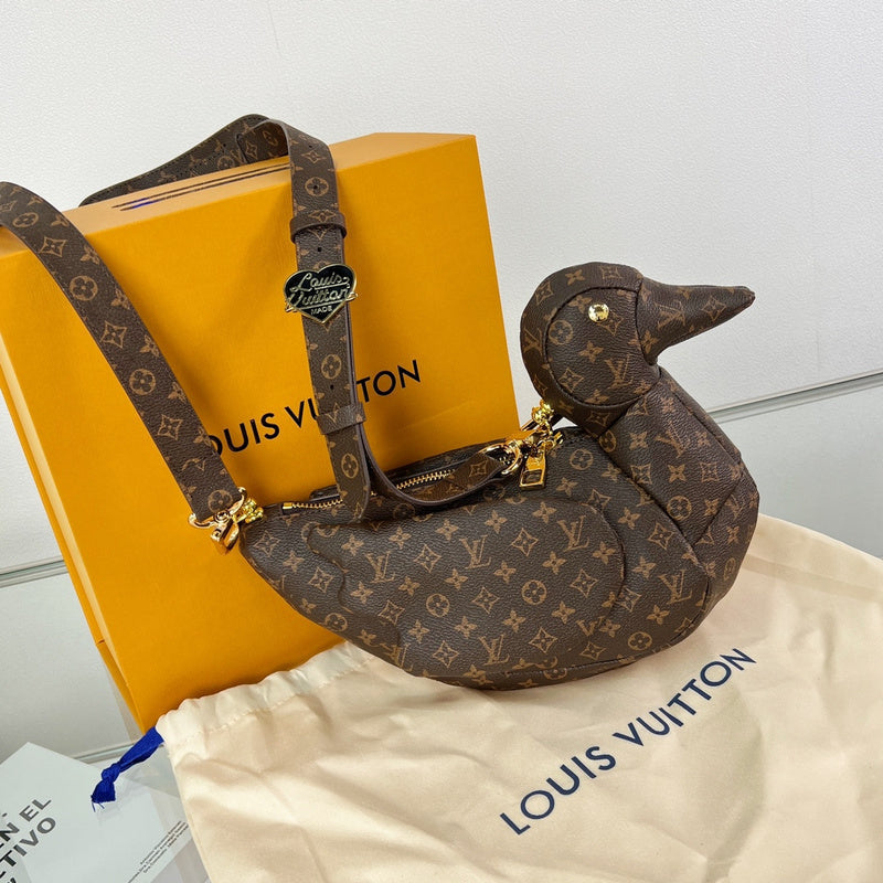 Alice Bags- Louis Vuittons  - 16602